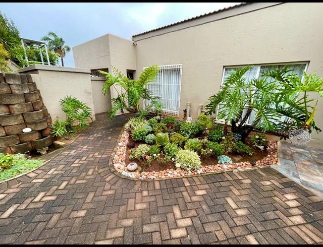 2 BEDROOM TOWNHOUSE FOR SALE IN RANGEVIEW